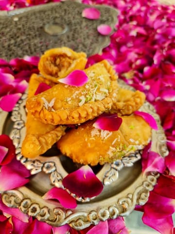 Ammiji‚Gulab Gujiya