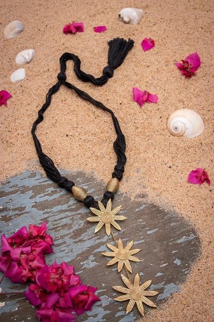 Miharu Crafts-Dhokra Flower Thread Necklace