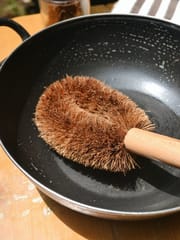 Almitra Sustainables-Coconut Fiber ‚Coir Long Handle Pot Brush