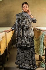 Sootisyahi-Chuna Patri Handblock Print Slub Cotton Saree