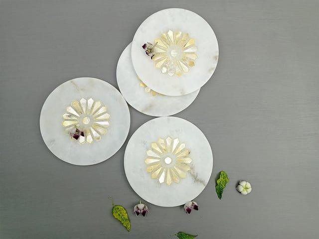 Al Maun | Awaf | Marble Natural White Soapstone | Handmade Round Inlay Craft | Unique, Handmade Coaster for Drinks, Beverages, Bar, Living Room, Kitchen & Wine Glasses - Elegant Look | Set of 4
