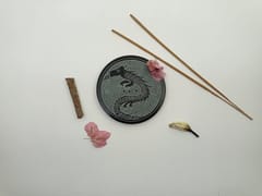 Al Maun | Iqrit | Marble Natural Black Soapstone | Handmade Round Floral Carving Craft | Incense Stick Holder | Agarbatti Stand | for Home Fragrance & Home Decor