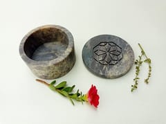 Al Maun | Aduz | Natural Multicolor Soapstone | Hand Carved Lattice Pattern Multiuse Box For Storing Nuts, Spices & Jewelry