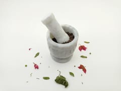 Al Maun | Een | Hand Carved Mostar & Pestle | Made With Marble