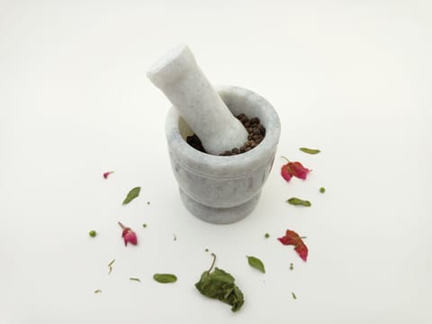 Al Maun | Een | Hand Carved Mostar & Pestle | Made With Marble