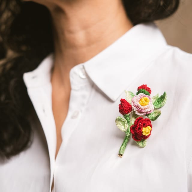 Nandnistudio - Maroon flowers brooch - made to order, dispatch time 2-3 weeks