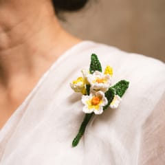 Nandnistudio-White flowers brooch - made to order, dispatch time 2-3 weeks