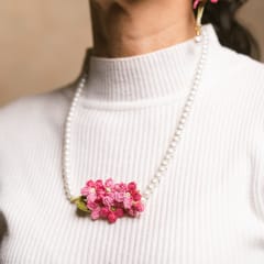 Nandnistudio Pink flowers with pearls