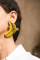 Nandnistudio - Banana Beadded Earrimgs