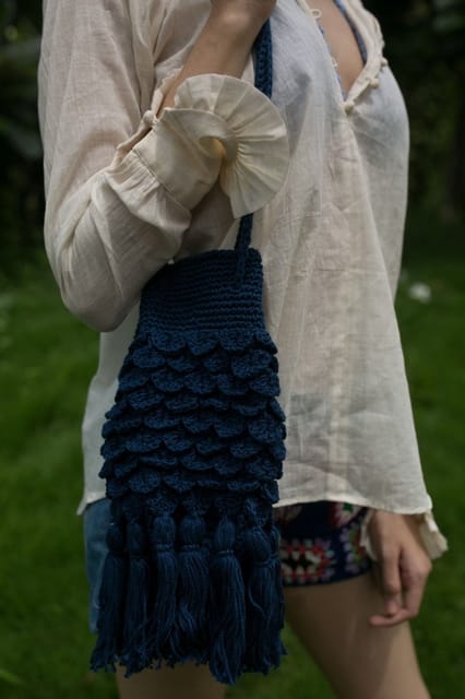 Nandnistudio - Hand Crocheted Dark Blue Fish Scale Bucket Bag