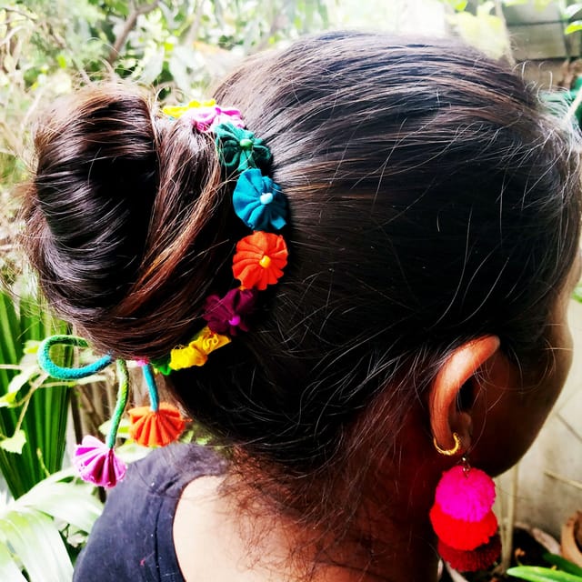 Juhi Malhotra-Multicolor Flower Hair Accessory