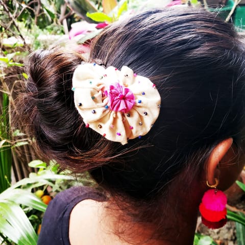 Juhi Malhotra-Cool Summer Hair Accessory