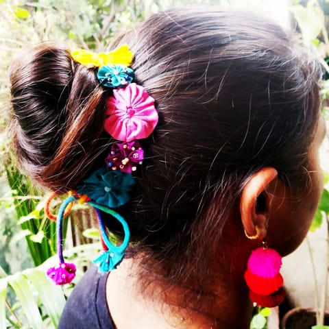 Juhi Malhotra-Contrast Flower Hair Accessory