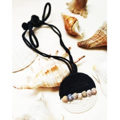 Juhi Malhotra-Edgy Seashell Necklace