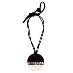 Juhi Malhotra-Edgy Seashell Necklace