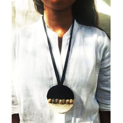 Juhi Malhotra-Edgy Seashell Necklace