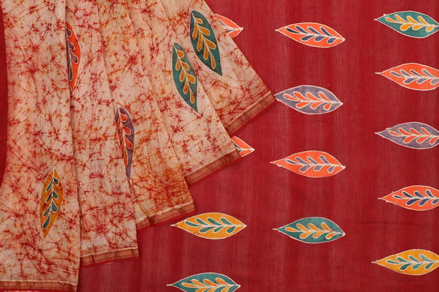 Anoothi-A Handpainted Batik Maheshwari Silk Cotton Saree in Red and Beige