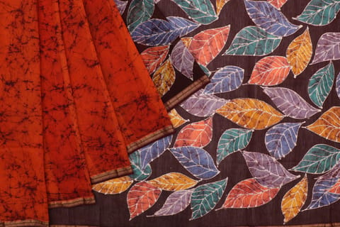 Anoothi-A Handpainted Batik Maheshwari Silk Cotton Saree in Red and Dark Brown