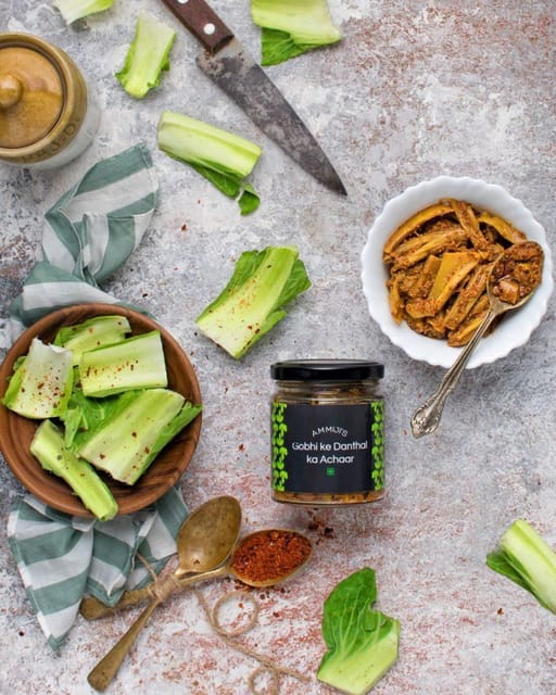 Ammiji‚Gobhi Ke Danthal Ka Achaar