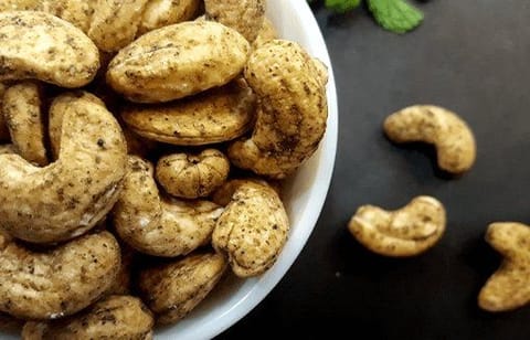 Fabbox-Black Pepper Cashews