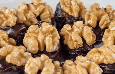 Fabbox-Dates With Walnuts