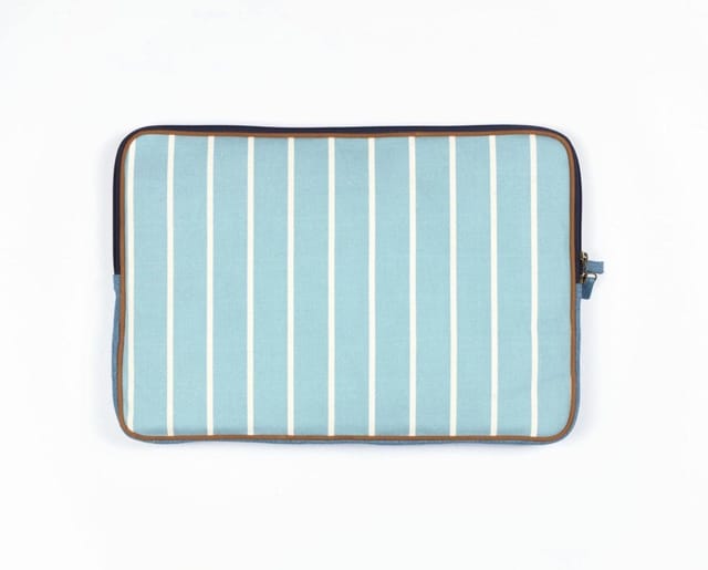 UMW - Blue n White, Laptop Sleeve