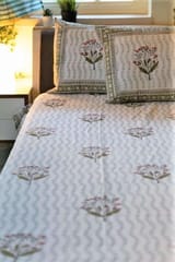 Sootisyahi 'Manmohak Lali' Handblock Printed Cotton Bedsheet