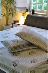 Sootisyahi 'Manmohak Lali' Handblock Printed Cotton Bedsheet