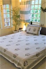 Sootisyahi 'Manmohak Lali' Handblock Printed Cotton Bedsheet