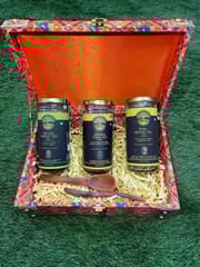 Glenberg Printed Gift Box with 3 Tea Jars Jars