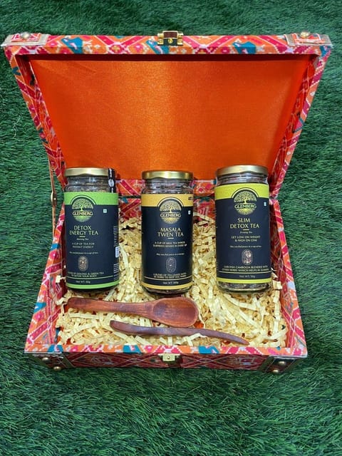 Glenberg Printed Gift Box with 3 Tea Jars Jars