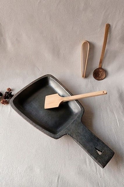 Terracotta by Sachii Longpi Black Pottery Skillet Trapezium