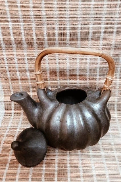 Terracotta by Sachii "Longpi Black Pottery Pumpkin Teapot"