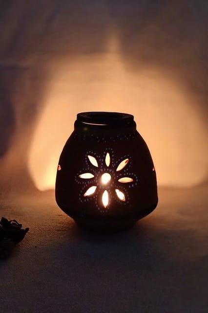 Terracotta by Sachii \Kutch Painted Pottery Diffuser Lamp Unglazed