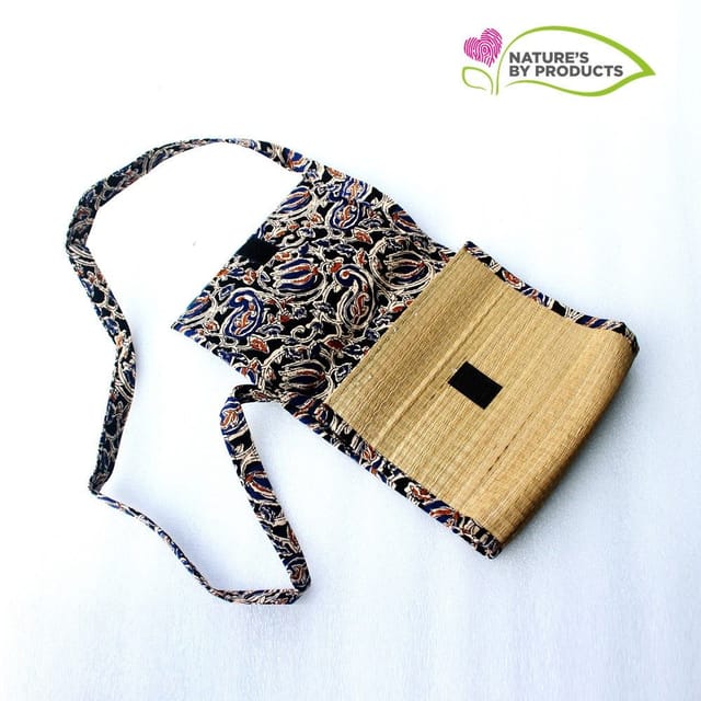 Craftlipi-Sling Bag (Madur) : Made of Natural Straw and Pure Cotton Fabric