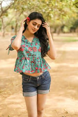 Sootisyahi 'Rouge-n-Roses' Azofree Handblock Printed Pure Cotton Crop Top