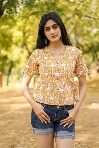 Sootisyahi 'Delighting Daffodils' Azofree Handblock Printed Pure Cotton Crop Top