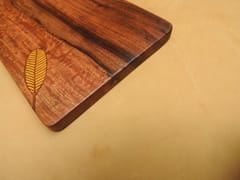 The Beehive India Small Handle Leaf Pattern Inlay Platter - Made of Arjun Wood