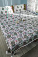 SootiSyahi 'Valley of Blooms' Handblock Printed Cotton Bedsheet