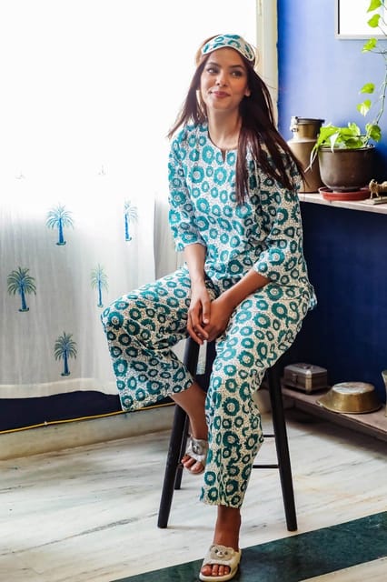 Sootisyahi 'Summer Glory ' Azofree Handblock Printed Pure Cotton Night Suit