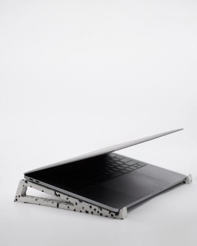 Minus Degre - Recycled Laptop Stand I black dot