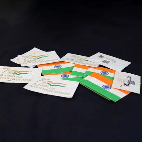 bioQ TRI-COLOUR PLANTABLE Badge - Indian Flag Colour Badge, Made of Seed Paper - Pack of 25