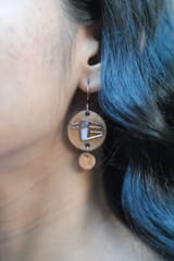 Ekibeki-Chaai Paani Earrings