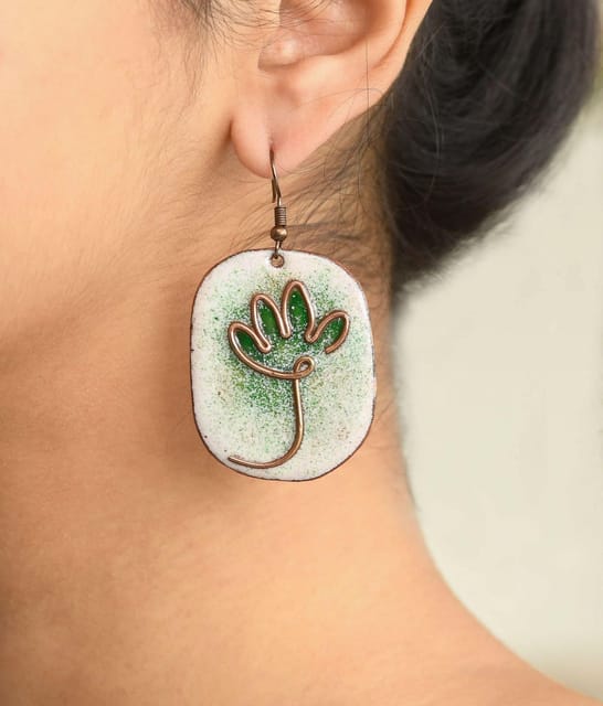 https://cdn.shopify.com/s/files/1/0649/5358/1790/products/Lotus-Bloom-Ekibeki-Copper-Enamel-Earrings-Green-1.jpg?v=1658413358