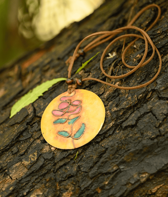 https://cdn.shopify.com/s/files/1/0649/5358/1790/products/Ekibeki-Orange-Tree-copper-enamel-Pendant-2.png?v=1659285170
