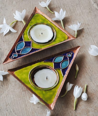 https://cdn.shopify.com/s/files/1/0649/5358/1790/products/Ekibeki-green-Rangoli-handmade-Tealight-Holder-Set-of-2_2.jpg?v=1665909613