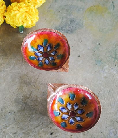 https://cdn.shopify.com/s/files/1/0649/5358/1790/products/Ekibeki-multicolour-Copper-enamel-Set-of-2-handmade-diyas_2.jpg?v=1665908146