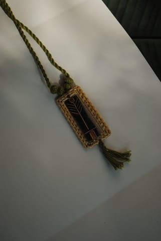 https://cdn.shopify.com/s/files/1/0649/5358/1790/products/jharokha-pendant-green-10.jpg?v=1677210736