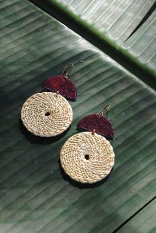 https://cdn.shopify.com/s/files/1/0649/5358/1790/products/chandrabindu-earrings-red-11.jpg?v=1677220510