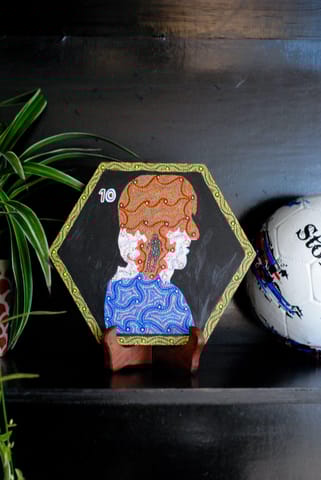 https://cdn.shopify.com/s/files/1/0649/5358/1790/products/bhill-luka-modric-wall-plate-3.jpg?v=1677576261